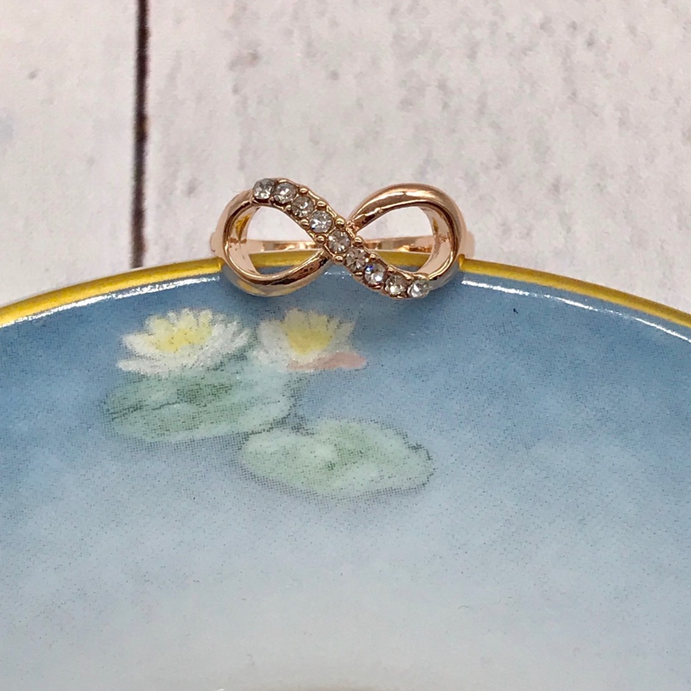 🌹Rose Gold Infinity Ring 🌹
